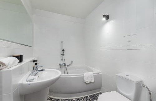 Grochow Apartment | Szaserów 47-49 by Homeprime