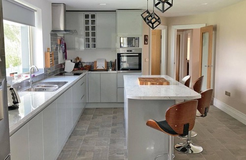 Connemara Ski Chalet | Tí Mhaggie Holiday Cottage