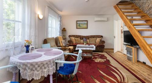 Turi Apartment | Türi Holiday Home, a simple house