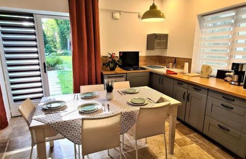 Sainte-Colombe-en-Bruilhois Apartment | T-2 ouest 47m2 la maison au bord du Canal du Midi