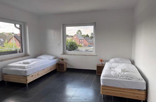 Wegberg Apartment | T&K Apartments - Wegberg - 4-7 room Apartments - private parking - WIFI - Fully equipped kitchen