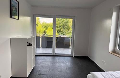 Wegberg Apartment | T&K Apartments - Wegberg - 4-7 room Apartments - private parking - WIFI - Fully equipped kitchen
