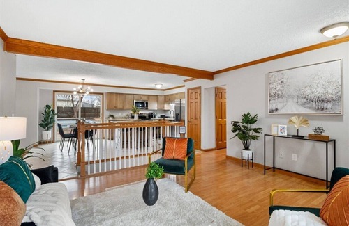 St. Peters House | T's Luxury Pool, Home Theater & Arcade House Prime Location - St. Louis Airport