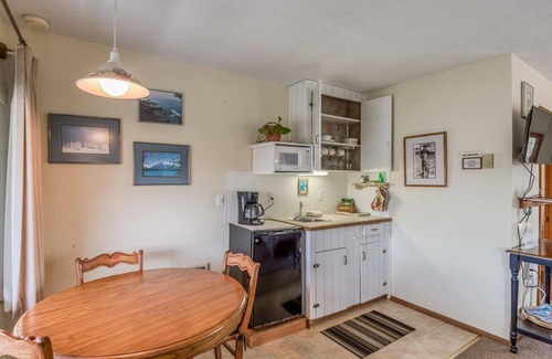 Depoe Bay Apartment | T02 - Beacon @ Trollers Lodge
