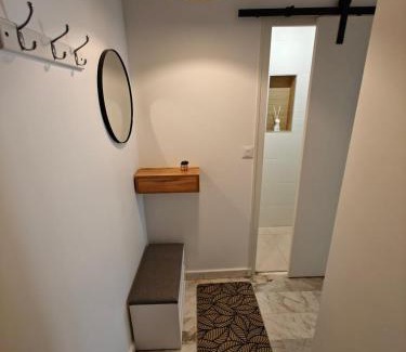 Quartier des Eaux-Claires Apartment | T1 bis rénové Grenoble et parking