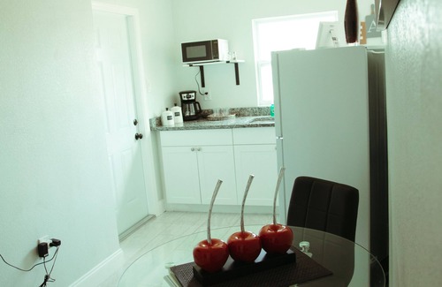 San Carlos Park Apartment | t1.Peaceful Getaway in Fort Myers – Great Location!nt2.Spacious & Stylish Apartm