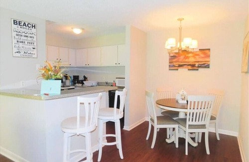 Demere Park Condo | T15 Downstairs with 1 king bed in Ocean Walk