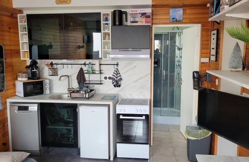 Lanester Apartment | T2 29m² (ground floor), close to shops and 10 Km from the sea