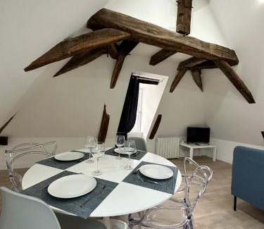 Bauge Apartment | T2 atypique et chaleureux
