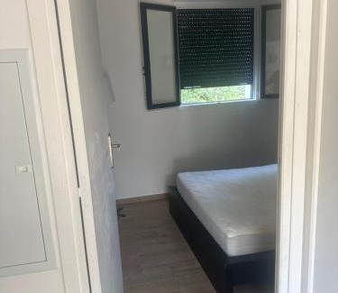 Rocbaron House | T2 avec spa en centre VAR