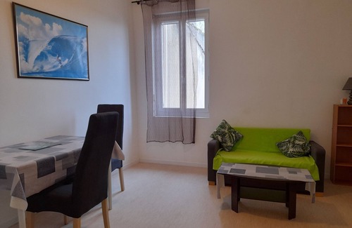 Saujon Apartment | T2 BALCONY, 35M² tt confort et calme! 200m from the thermal baths and 10 min from the BEACHES.