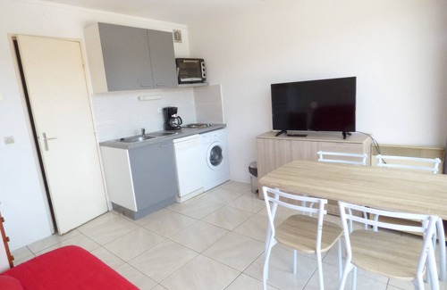 Palavas-les-Flots Apartment | T2 cabin COSY, 4 people, terrace, swimming pool, parking, air conditioning, Wifi, ANCV