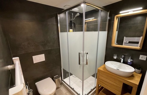 Douvres Apartment | T2 Cosy, Proche Plaine de L'ain