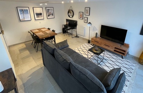 Douvres Apartment | T2 Cosy, Proche Plaine de L'ain