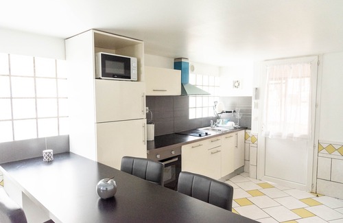 Clichy-Sous-Bois Apartment | T2 Cozy near Paris, CDG Airport, Disney