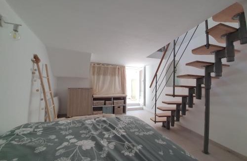 Greoux-les-Bains Apartment | T2 en plein centre du village