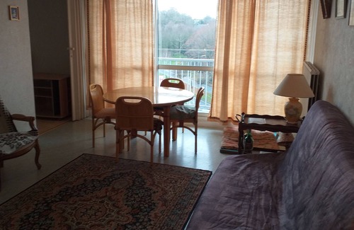 Saint-Lo Apartment | T2 near the center, the swimming pool and a leisure park. All shops 2 minutes away.