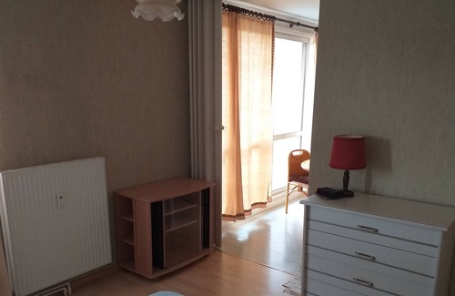 Saint-Lo Apartment | T2 near the center, the swimming pool and a leisure park. All shops 2 minutes away.