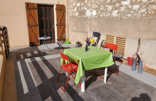 Salles-d'Aude Apartment | T2 terrace apartment