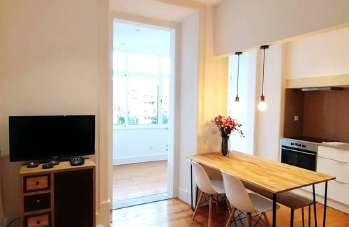 Sao Joao de Deus Apartment | T2 w/balcony