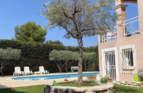 Velaux Apartment | T2 with garden and private pool