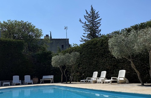 Velaux Apartment | T2 with garden and private pool