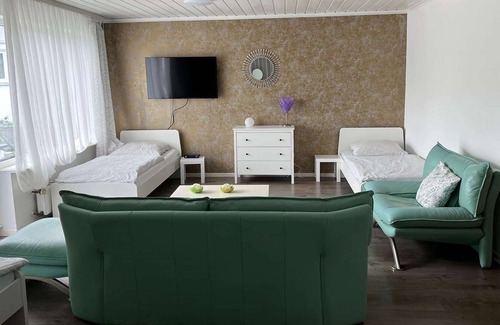 Mondorf Apartment | T22a Central Souterrain Apartment Troisdorf