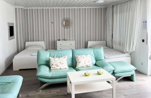 Mondorf Apartment | T22a Central Souterrain Apartment Troisdorf