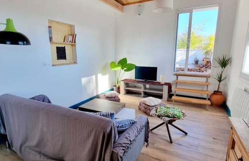 Bayonne Apartment | T3-75m2 +40m2 TERRACE on 1st floor of a house +Private GARDEN and PARKING AREA