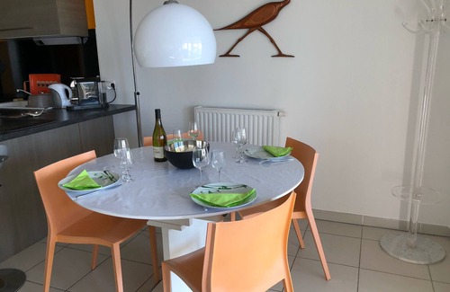Sete Apartment | T3 air-conditioned near beach facing pond, panoramic covered terrace