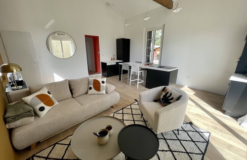 Clapiers Apartment | T3 apartment in traditional stone Mediterranean farmhouse