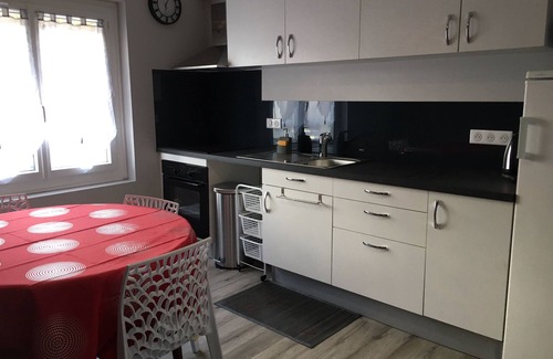 Batz-sur-Mer Apartment | T3 apartment of 50 m2 with large courtyard, quiet close trade and beaches