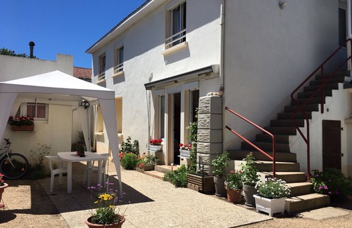 Batz-sur-Mer Apartment | T3 apartment of 50 m2 with large courtyard, quiet close trade and beaches