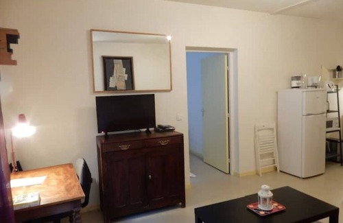 Secteur 2 Apartment | T3 on upper green