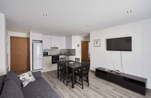 Le Pin House | T3 R+1 APARTMENT, SLEEPS 6, QUIET LOCATION