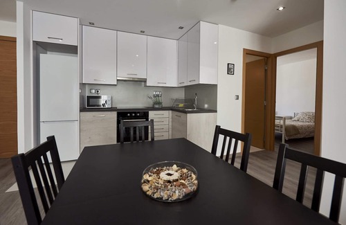 Le Pin House | T3 R+1 APARTMENT, SLEEPS 6, QUIET LOCATION