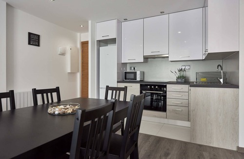 Le Pin House | T3 R+1 APARTMENT, SLEEPS 6, QUIET LOCATION