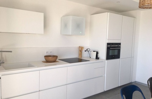 Le Lavandou Apartment | T3 seafront ,75 m2 magical sea view, 5th and last floor,New condition