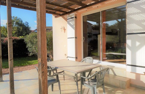 Arca House | T3 villa les oliviers with garden, air conditioning, wifi and barbecue