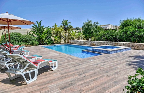 Ghajnsielem Villa | Ta Benna - Five Bedroom Villa, Sleeps 10