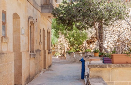 Xaghra Villa | Ta Danjela 4 Bedroom Villa With Private Pool