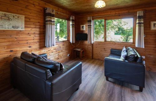 Fivelanes Ski Chalet | Ta Mill Cottages & Lodges - Brookview Lodge 2