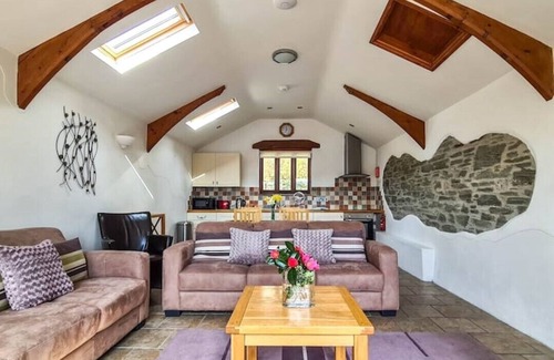 Fivelanes Cottage | Ta Mill Dairy Cottage in a Stunning Retreat