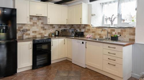Fivelanes House | Ta Mill Holiday Cottages & Lodges - Forge Cottage