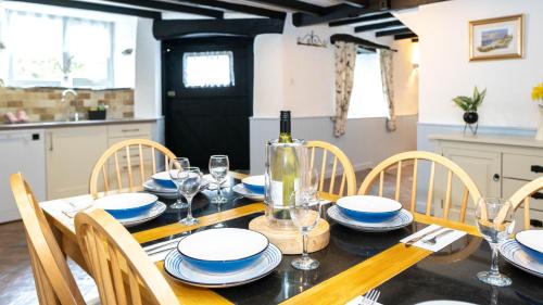 Fivelanes House | Ta Mill Holiday Cottages & Lodges - Forge Cottage