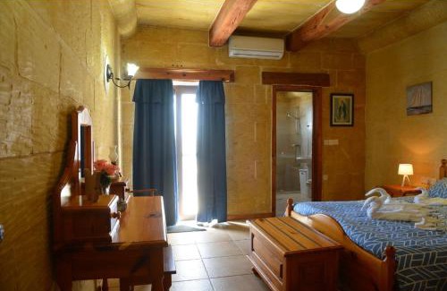 Xaghra House | Ta' Nikola Farmhouse, Xaghra