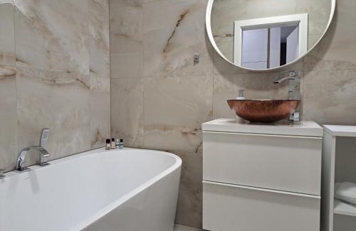 Nitra Apartment | Tabáň Marble apartment (city center & free parking)