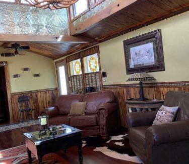 Comfort House | Tabasco Ranch - Antler Cabin
