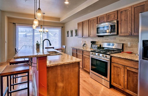 Tabernash House | Tabernash Townhome w/ Private Hot Tub & Mtn Views!