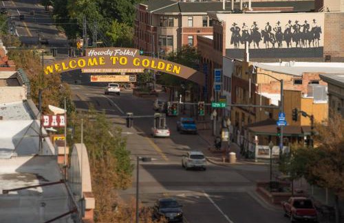 Golden Hotel | Table Mountain Inn